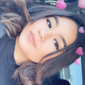 Meet your Posher, Alejandra